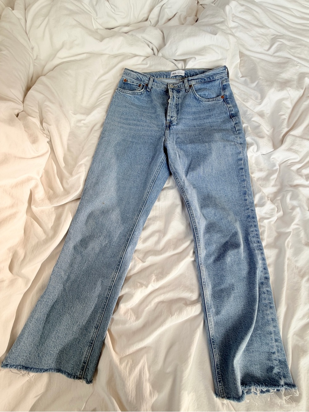Zara High Rise Wide Leg Jeans Size 10 Light Wash Raw Hem Button Fly